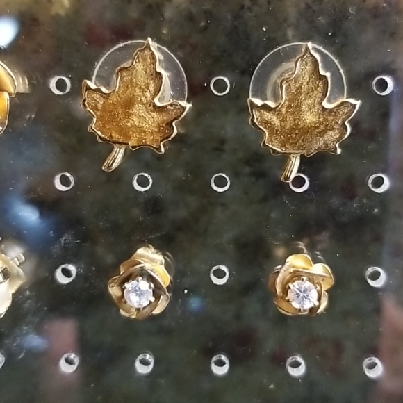 6 post earrings - Picture 3 of 4